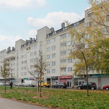 Metro Kabaty Lovely Studio Apartment By Noclegi Renters Warsawa Bagian luar foto