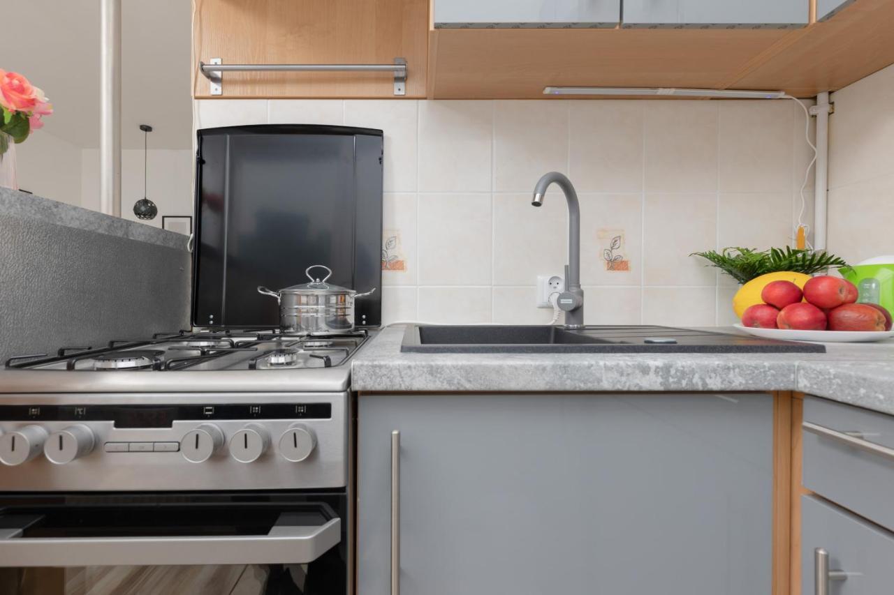 Metro Kabaty Lovely Studio Apartment By Noclegi Renters Warsawa Bagian luar foto
